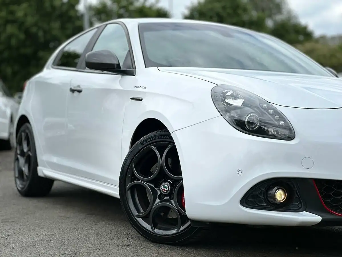 2017-alfa-romeo-giulietta-17-veloce-big-7