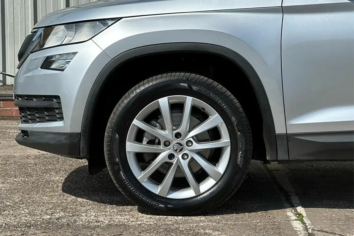 2020-skoda-kodiaq-20tdi-se-4x4-5-dsg-big-8