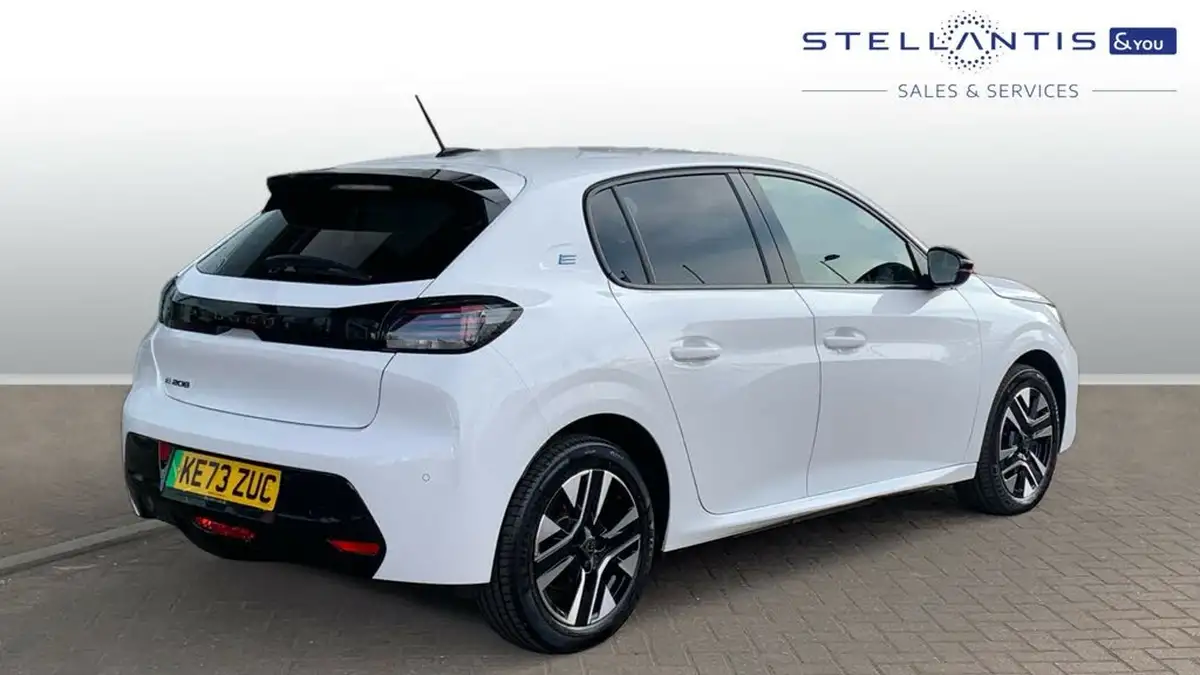 2024-peugeot-208-e-e-style-big-2