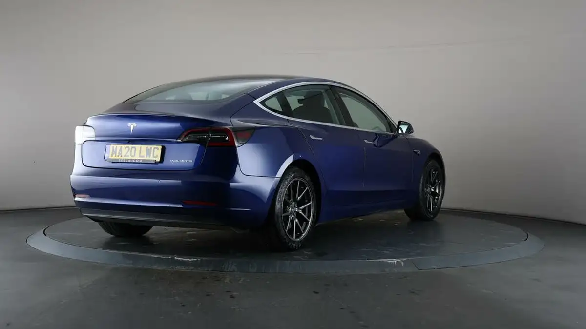 2020-tesla-model-3-e-long-range-big-67