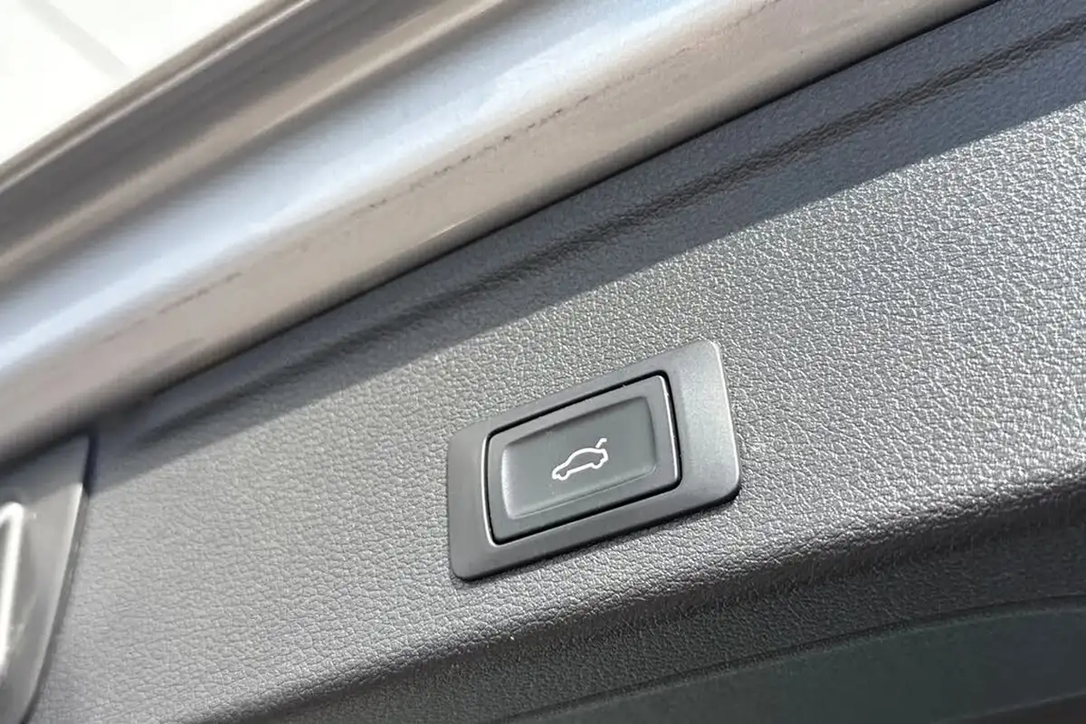 2016-audi-a4-avant-20-tdi-s-line-150ps-tronic-big-31