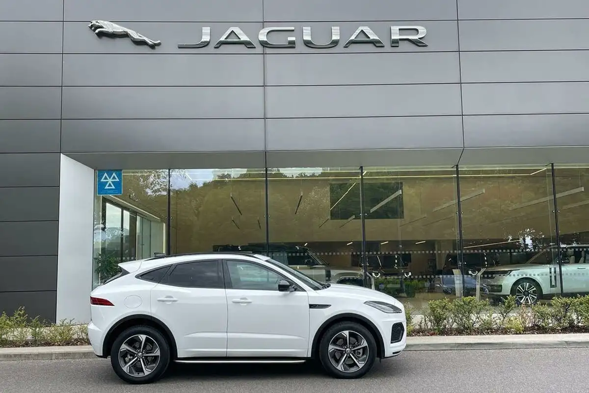 2024-jaguar-e-pace-20-d200-r-dynamic-se-black-big-1