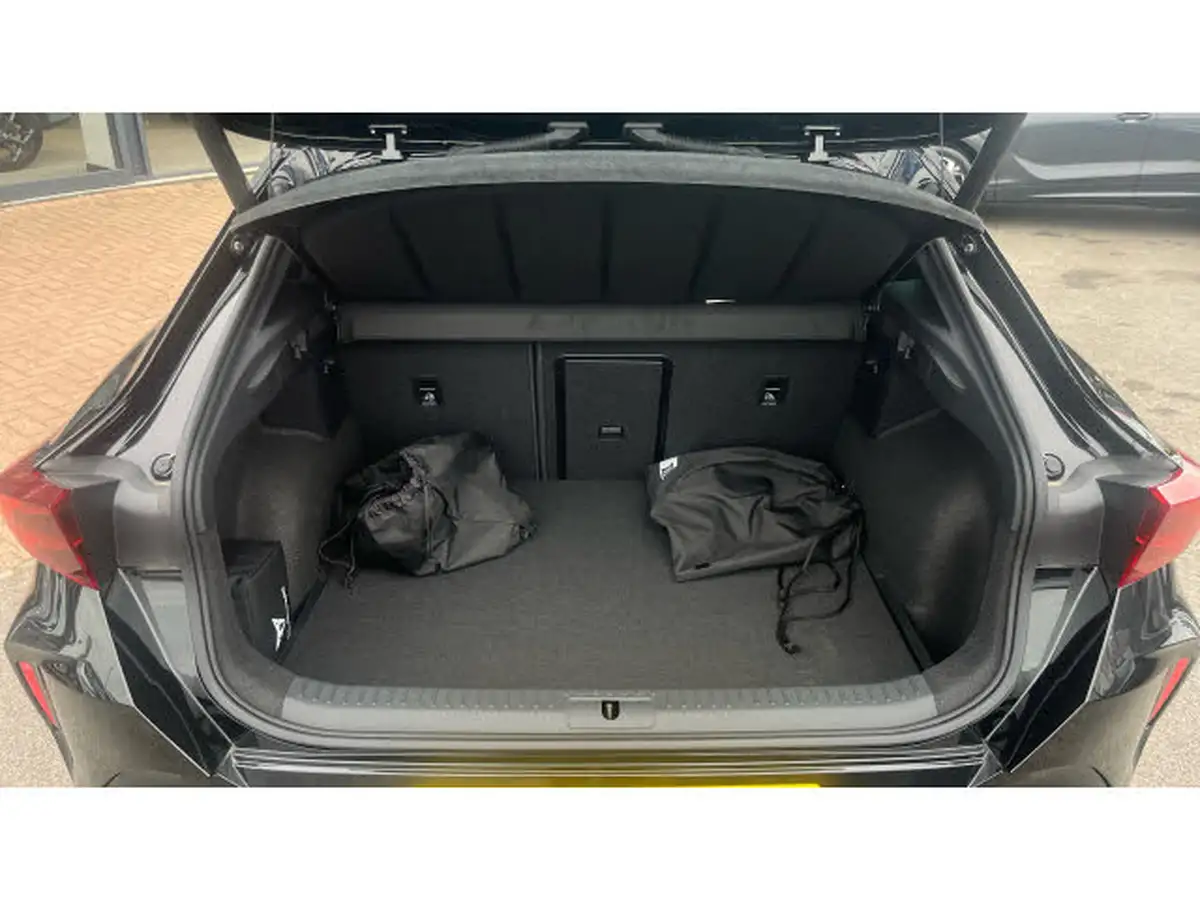 2025-cupra-formentor-15-e-hybrid-vz1-big-3