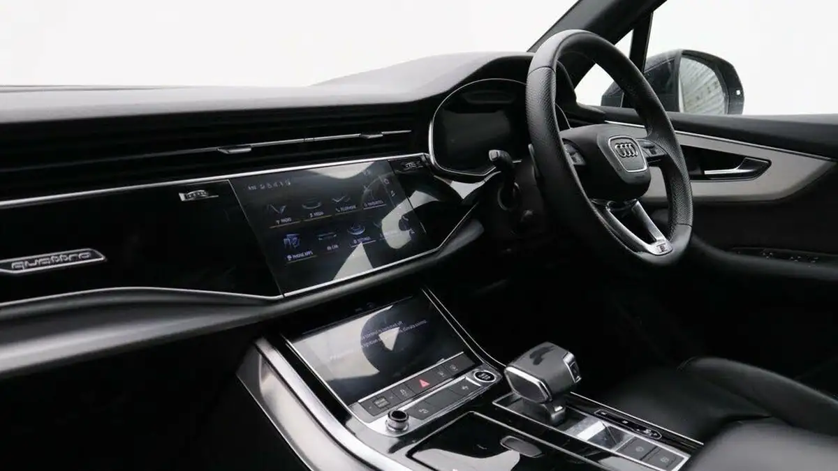 2020-audi-q7-30-55-tfsi-s-line-big-1