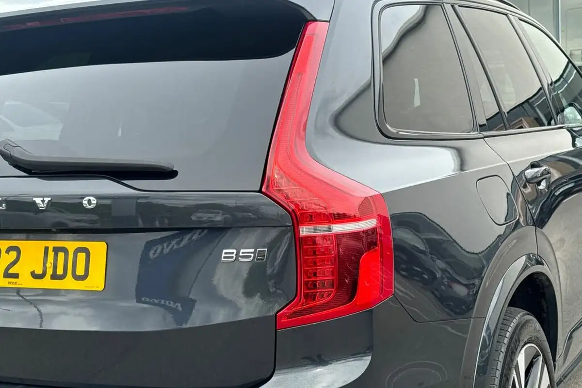 2022-volvo-xc90-20td-b5-r-design-big-19
