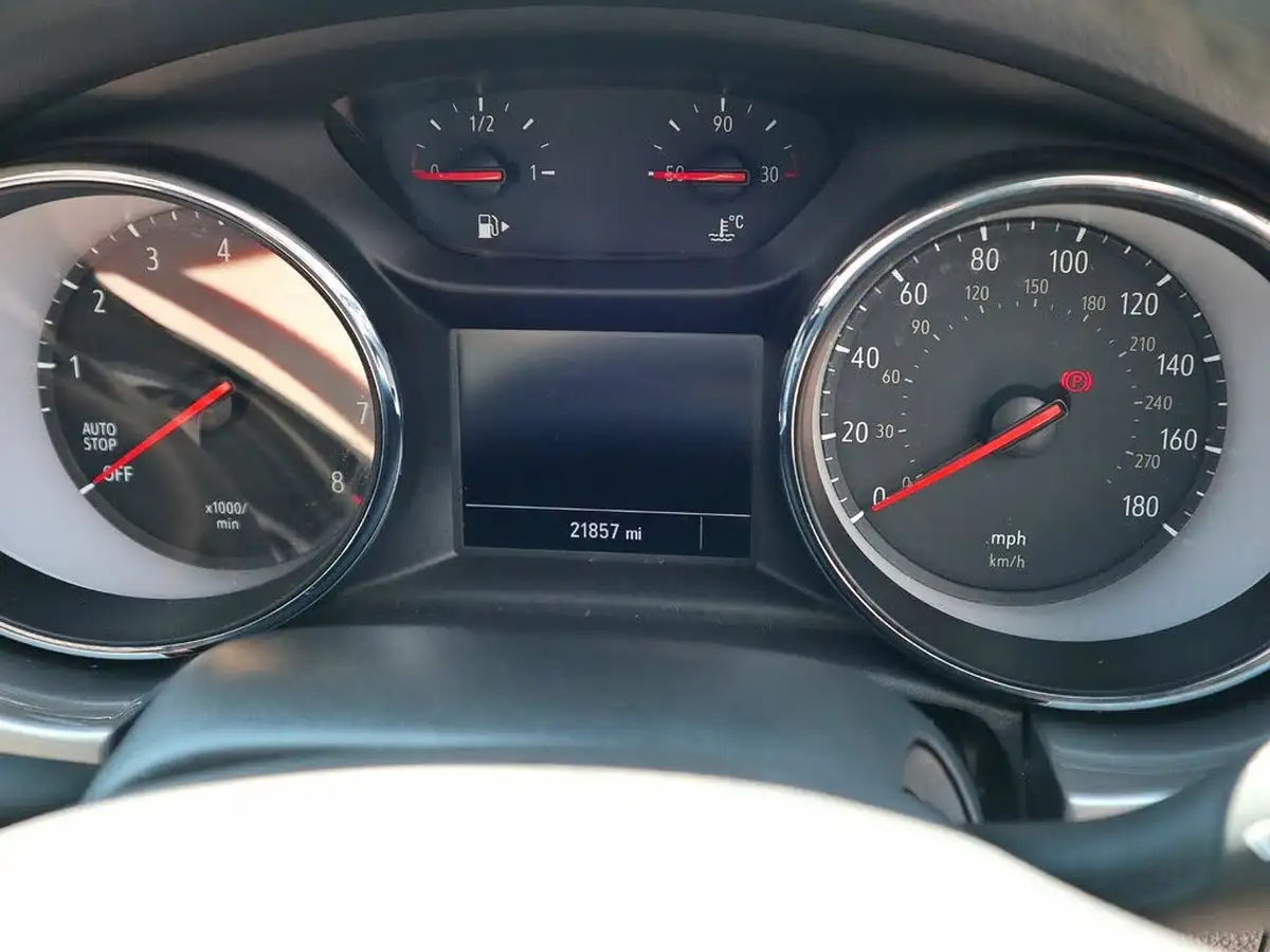 2021-vauxhall-astra-12-turbo-sri-nav-145ps-estate-big-6