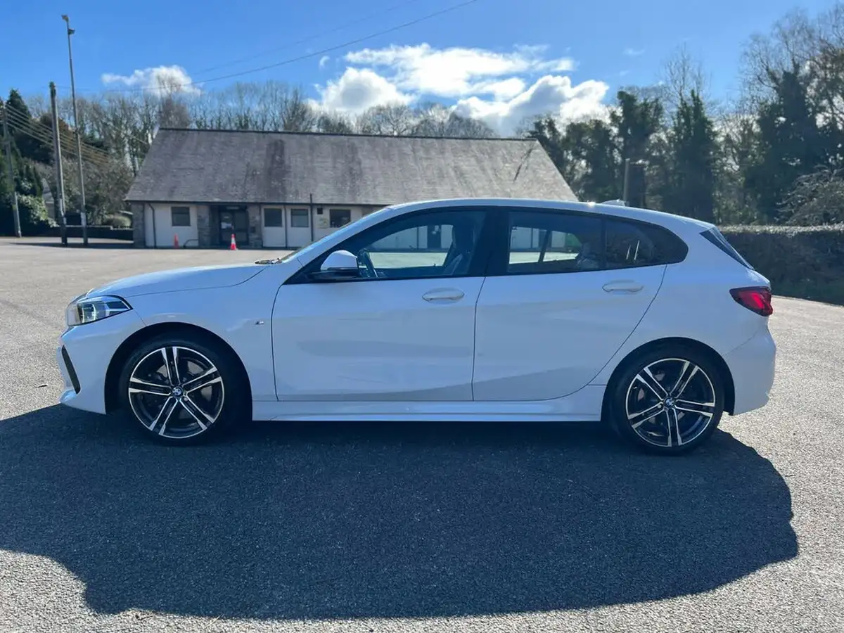 2020-bmw-1-series-20td-120d-xdrive-m-sport-big-10