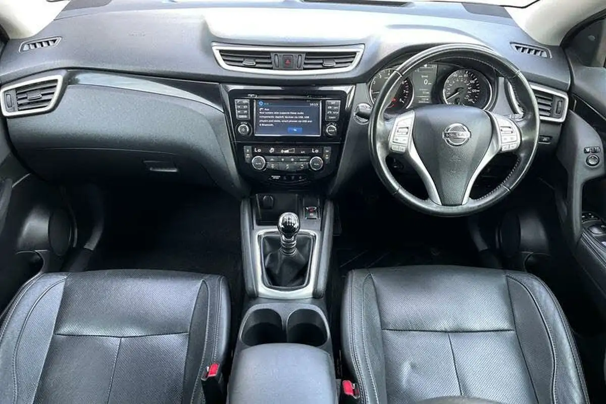 2017-nissan-qashqai-12-dig-t-tekna-big-9