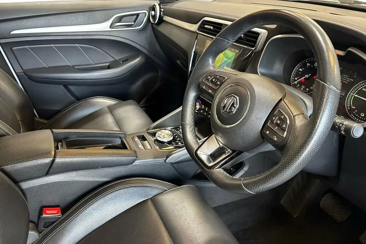 2020-mg-zs-suv-e-exclusive-ev-big-8