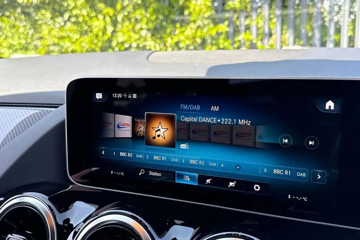 2020-mercedes-benz-b-class-20d-b200d-amg-line-executive-big-47