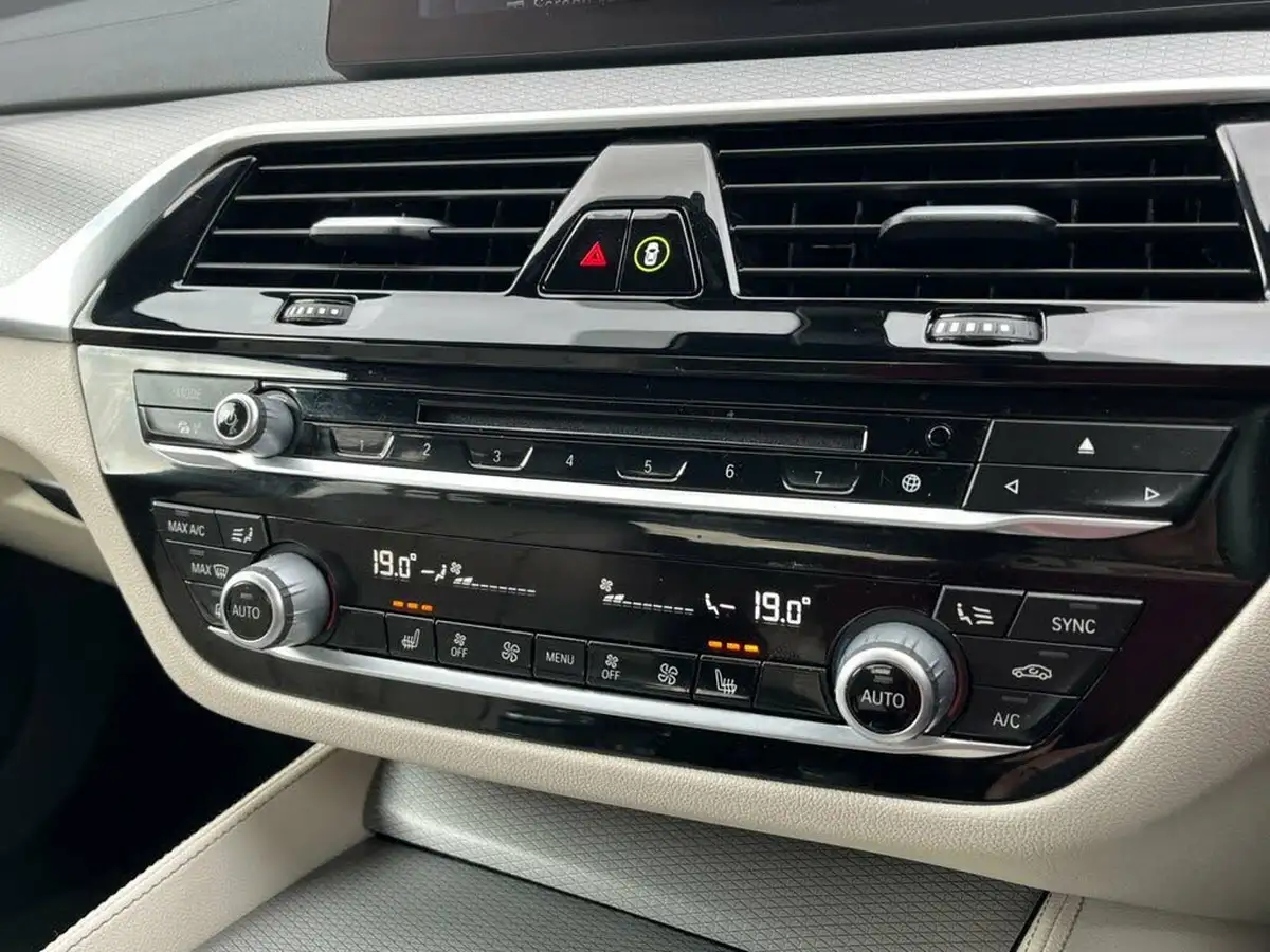 2017-bmw-5-series-30-540i-m-sport-saloon-4d-big-31