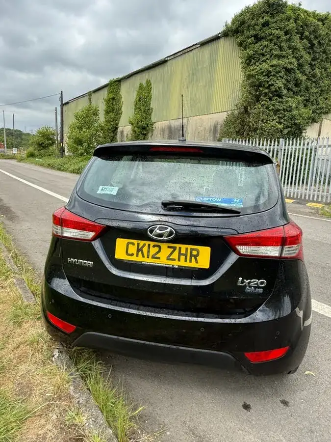 2012-hyundai-ix20-16td-active-big-2