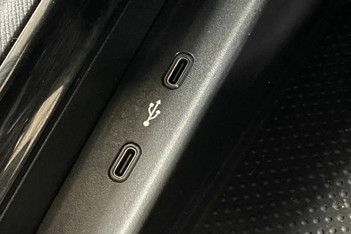 2022-skoda-kamiq-15-tsi-monte-carlo-dsg-big-28
