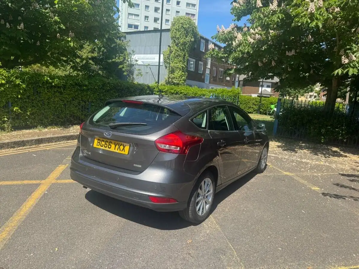 2016-ford-focus-10t-titanium-125ps-hatchback-big-4