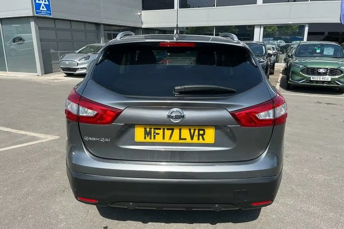 2017-nissan-qashqai-12-dig-t-tekna-big-33