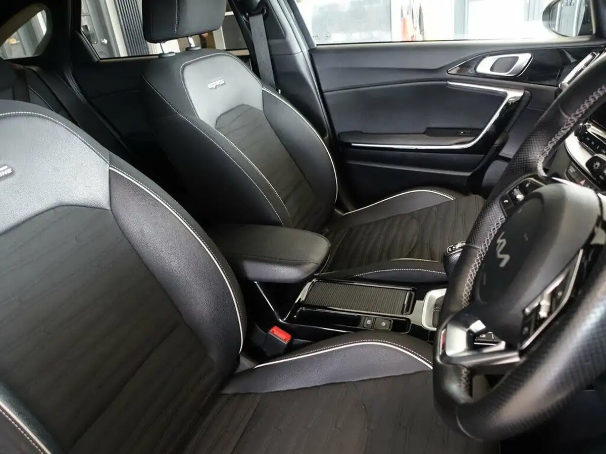 2022-kia-pro-ceed-15-t-gdi-gt-line-big-12