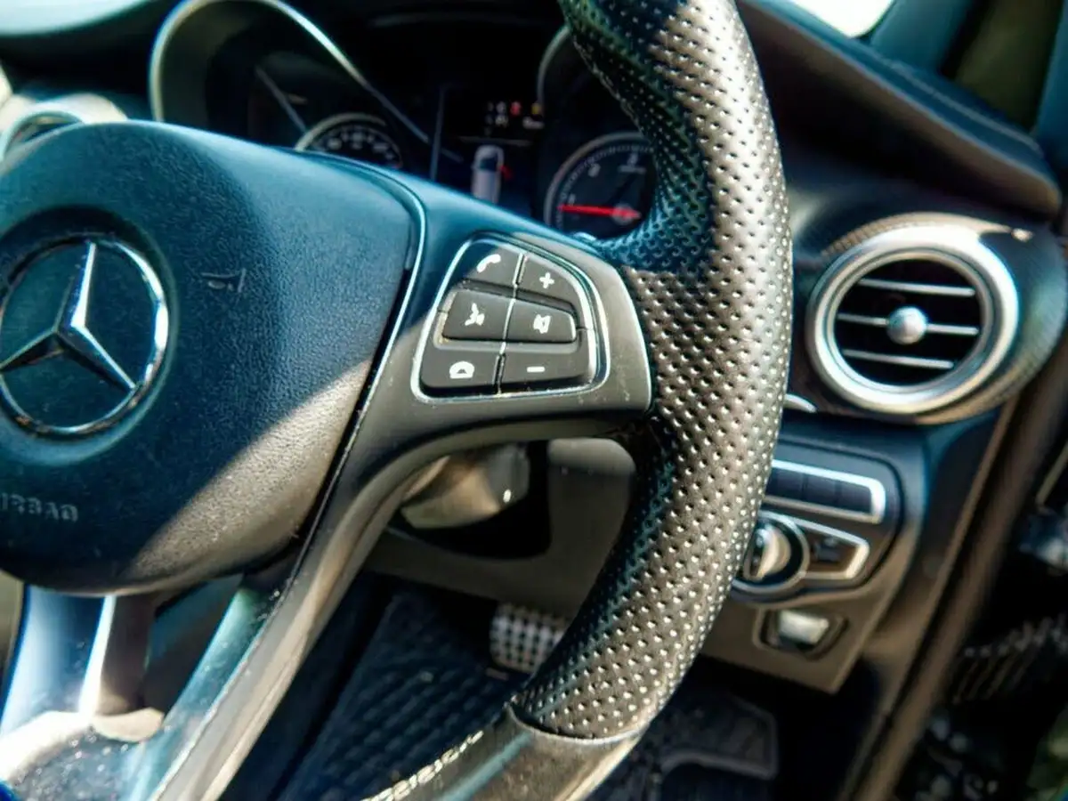 2019-mercedes-benz-v-class-21d-v250d-extra-long-amg-line-big-39