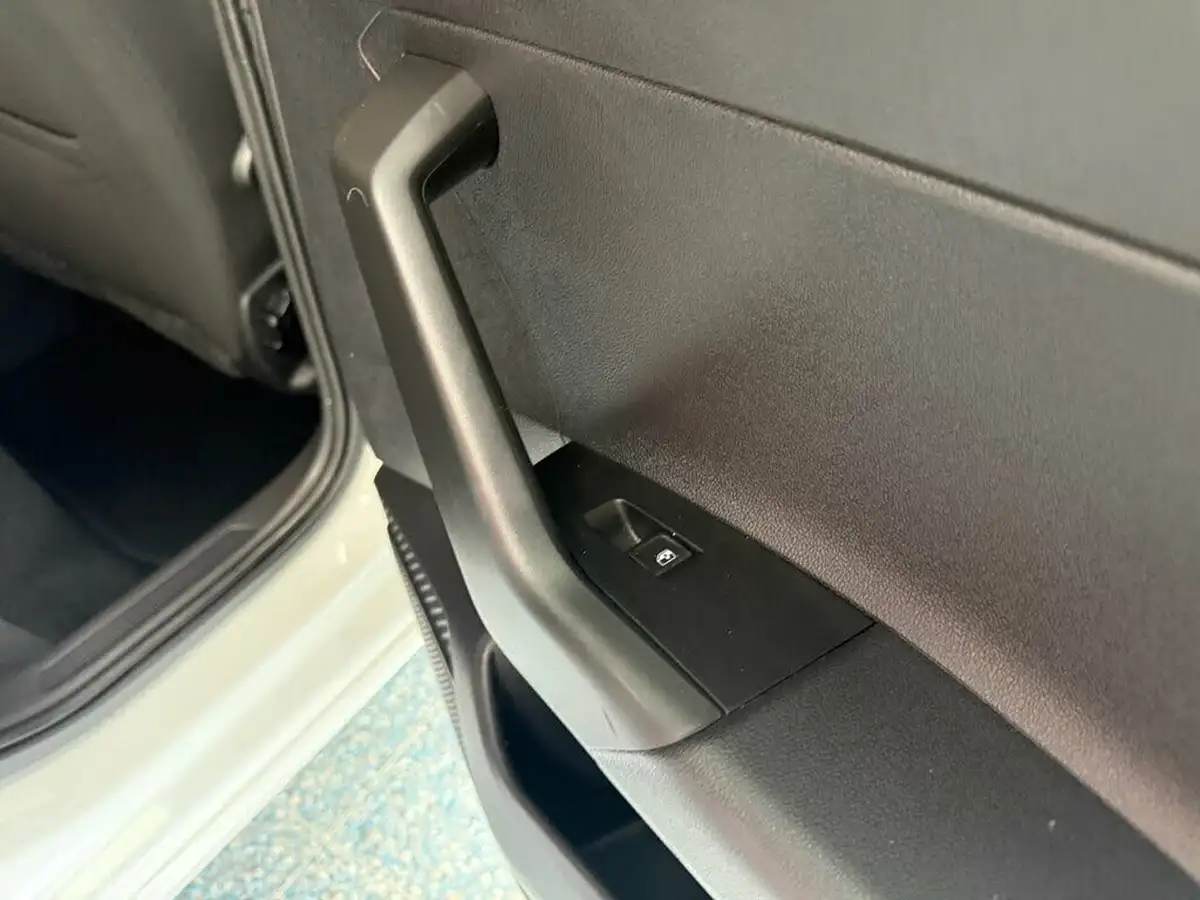 2021-volkswagen-polo-10-match-big-5