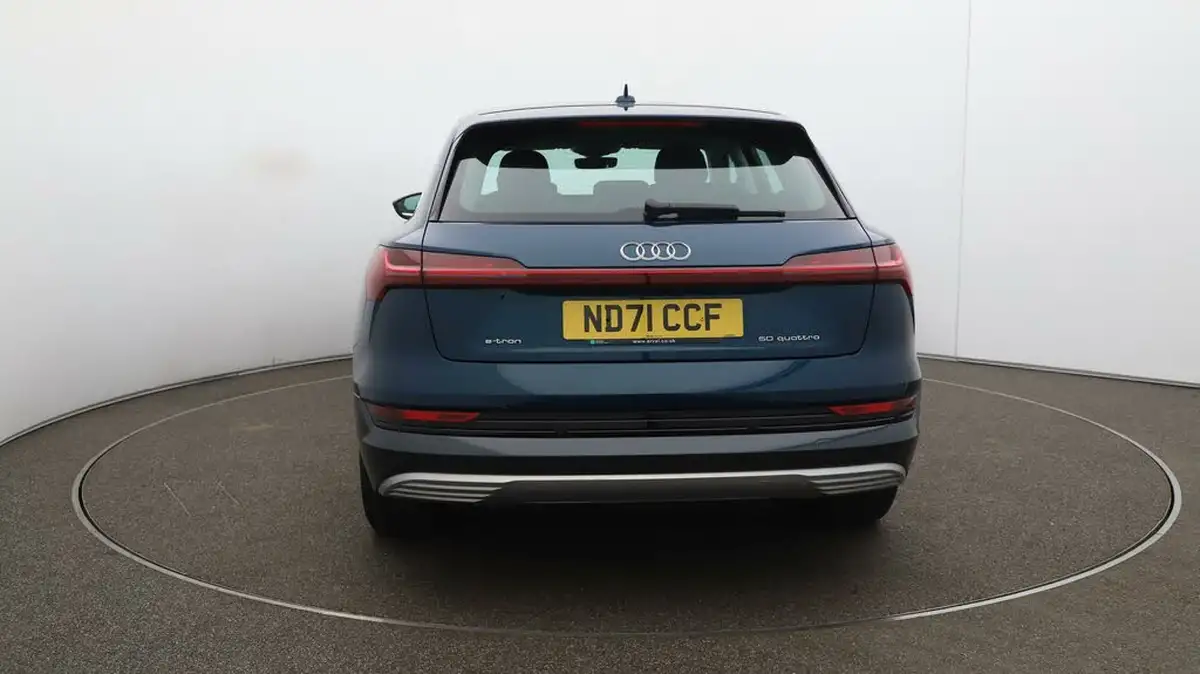 2021-audi-e-tron-50e-technik-station-wagon-big-77