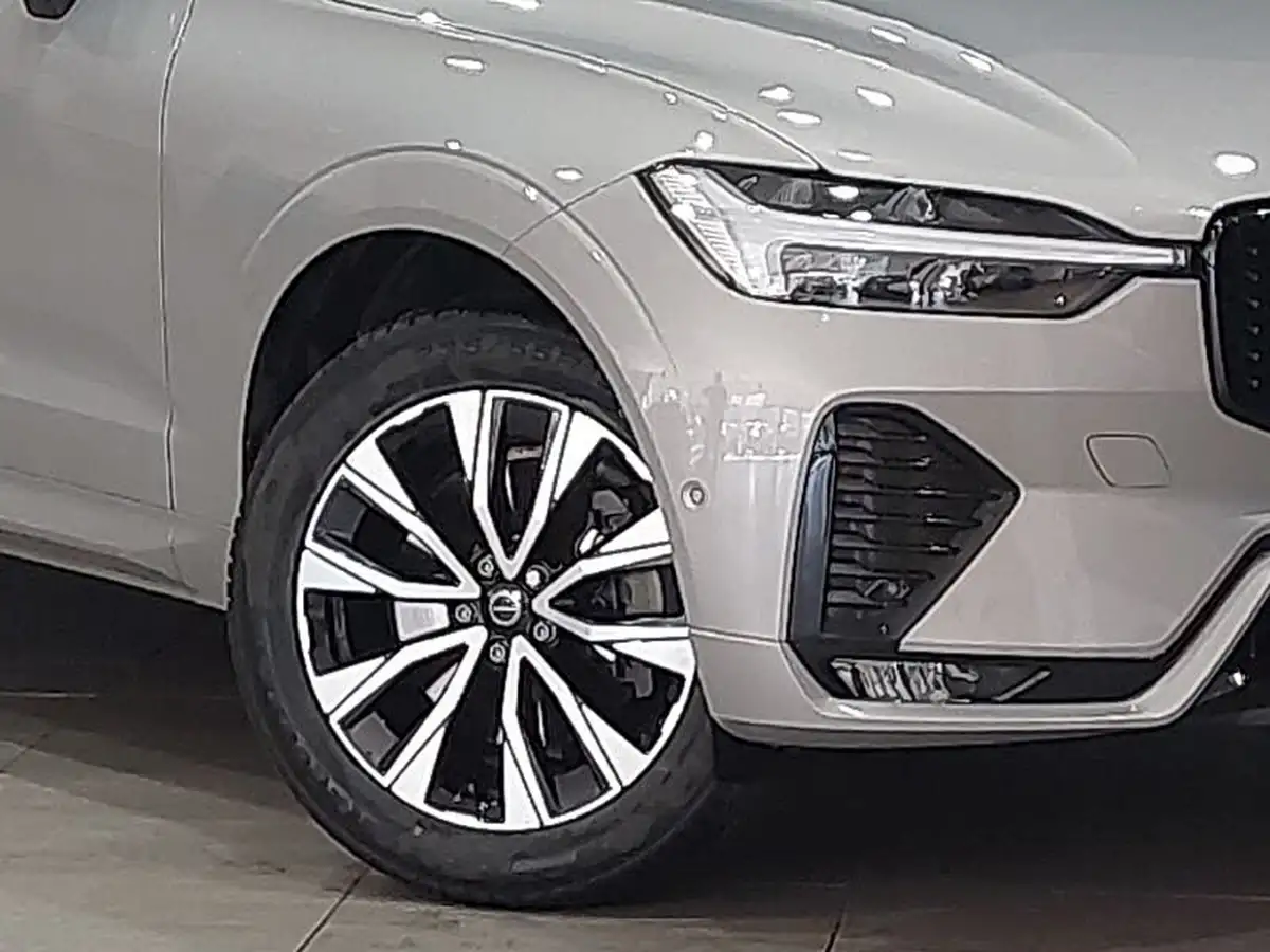 2023-volvo-xc60-20-b5-plus-big-8