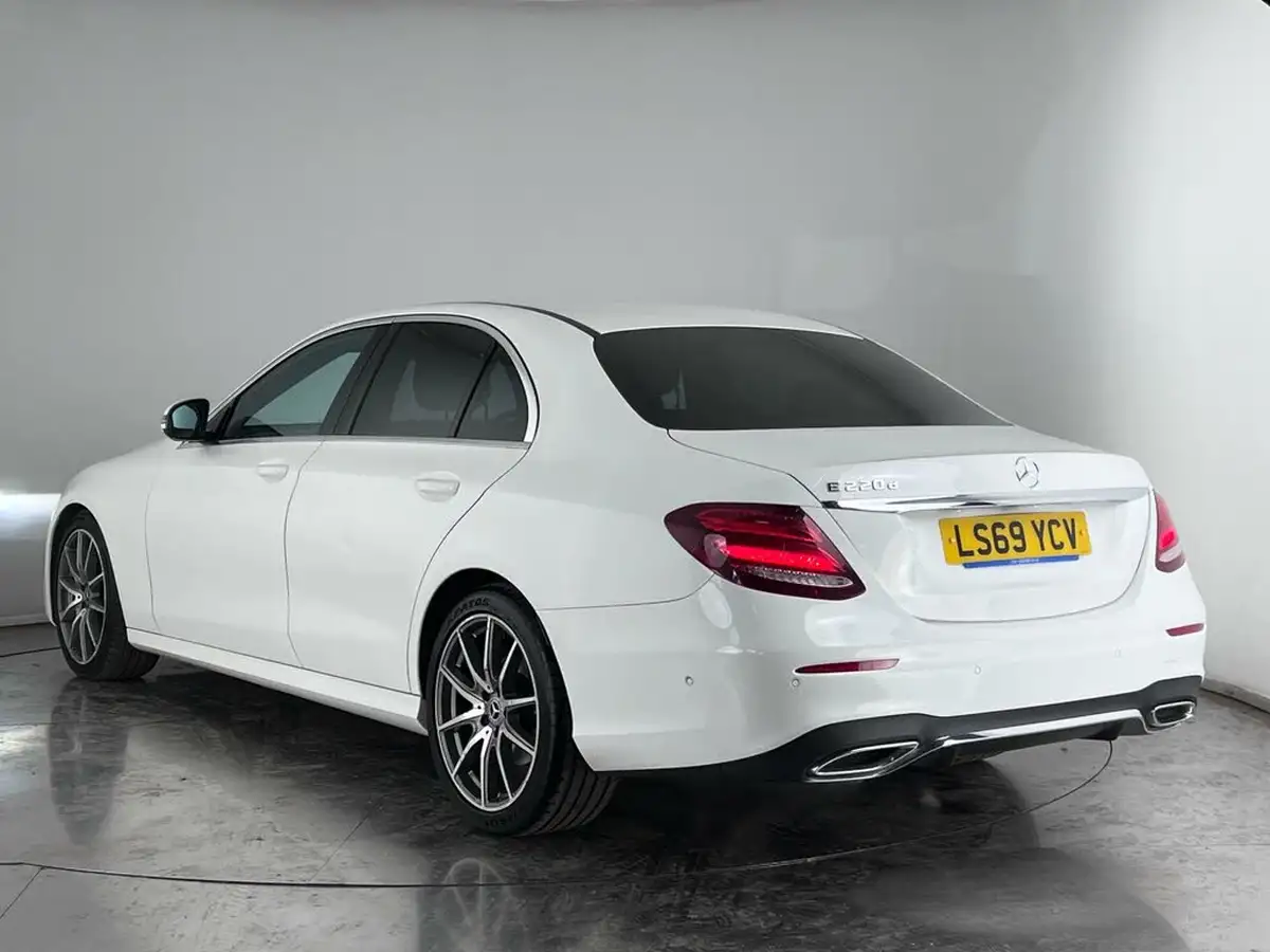 2019-mercedes-benz-e-class-20d-e220d-amg-line-edition-saloon-4d-big-3