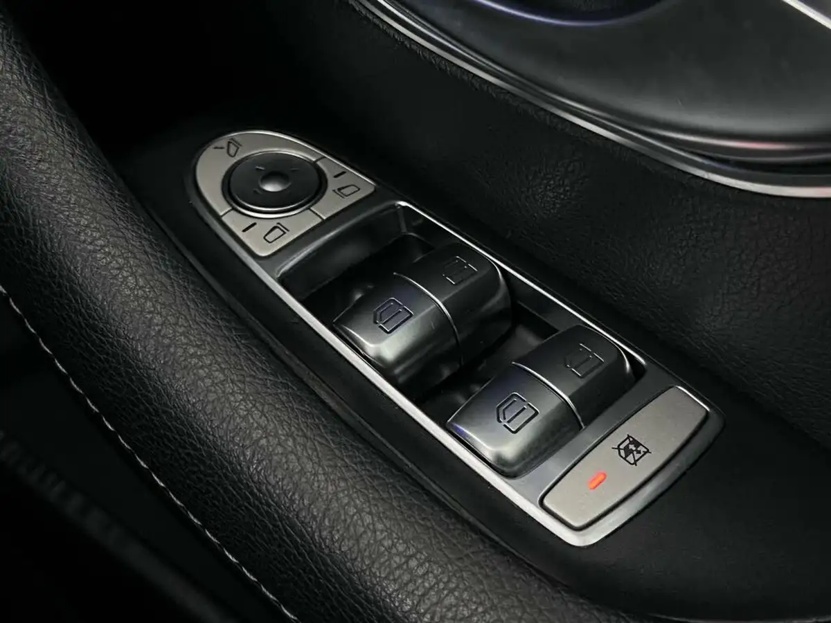 2019-mercedes-benz-e-class-20d-e220d-amg-line-edition-saloon-4d-big-23