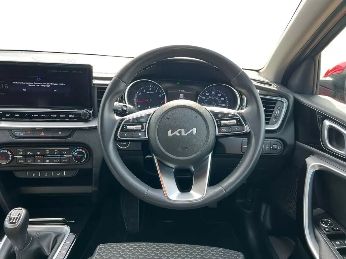 2023-kia-xceed-15-t-gdi-3-158bhp-big-10