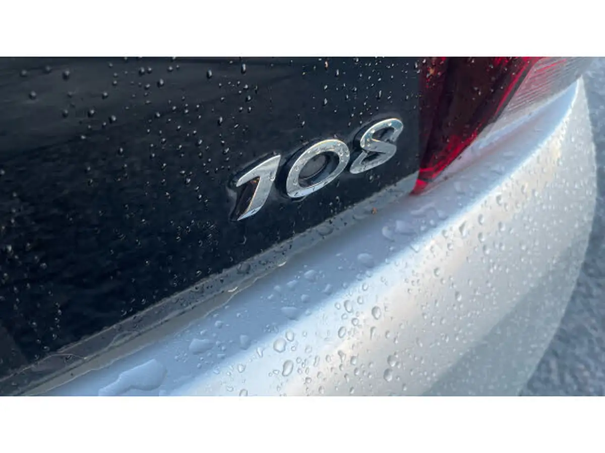 2021-peugeot-108-10-collection-top-big-25
