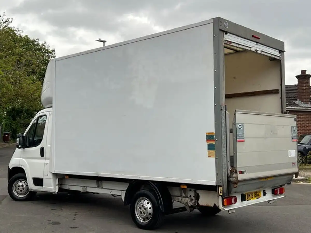 2019-peugeot-boxer-20-bluehdi-335-l4-luton-bfb-big-24