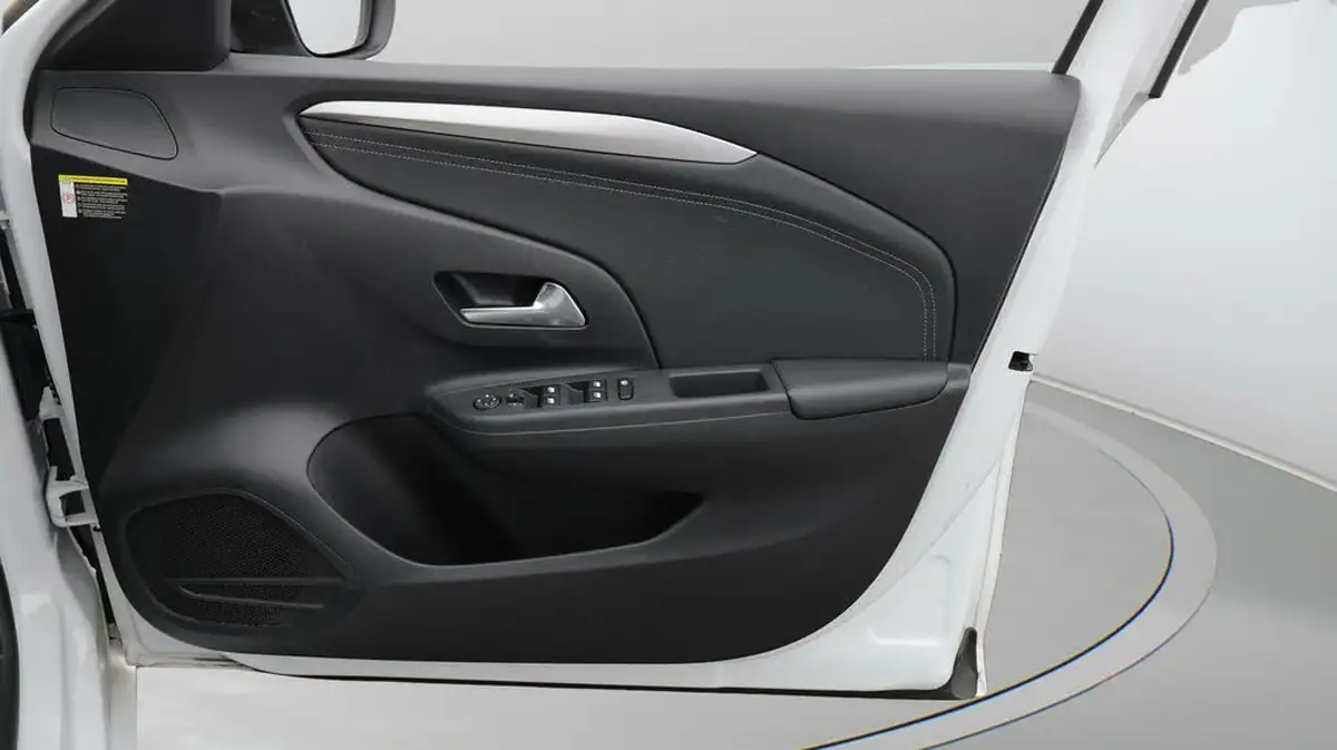 2022-vauxhall-corsa-e-sri-premium-big-15