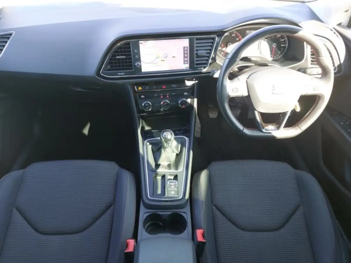 2020-seat-leon-15-tsi-evo-fr-black-edition-150ps-hatchback-big-2