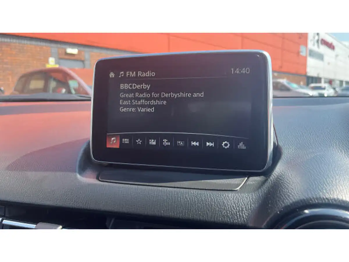 2017-mazda-mazda2-15-sport-nav-90ps-big-28
