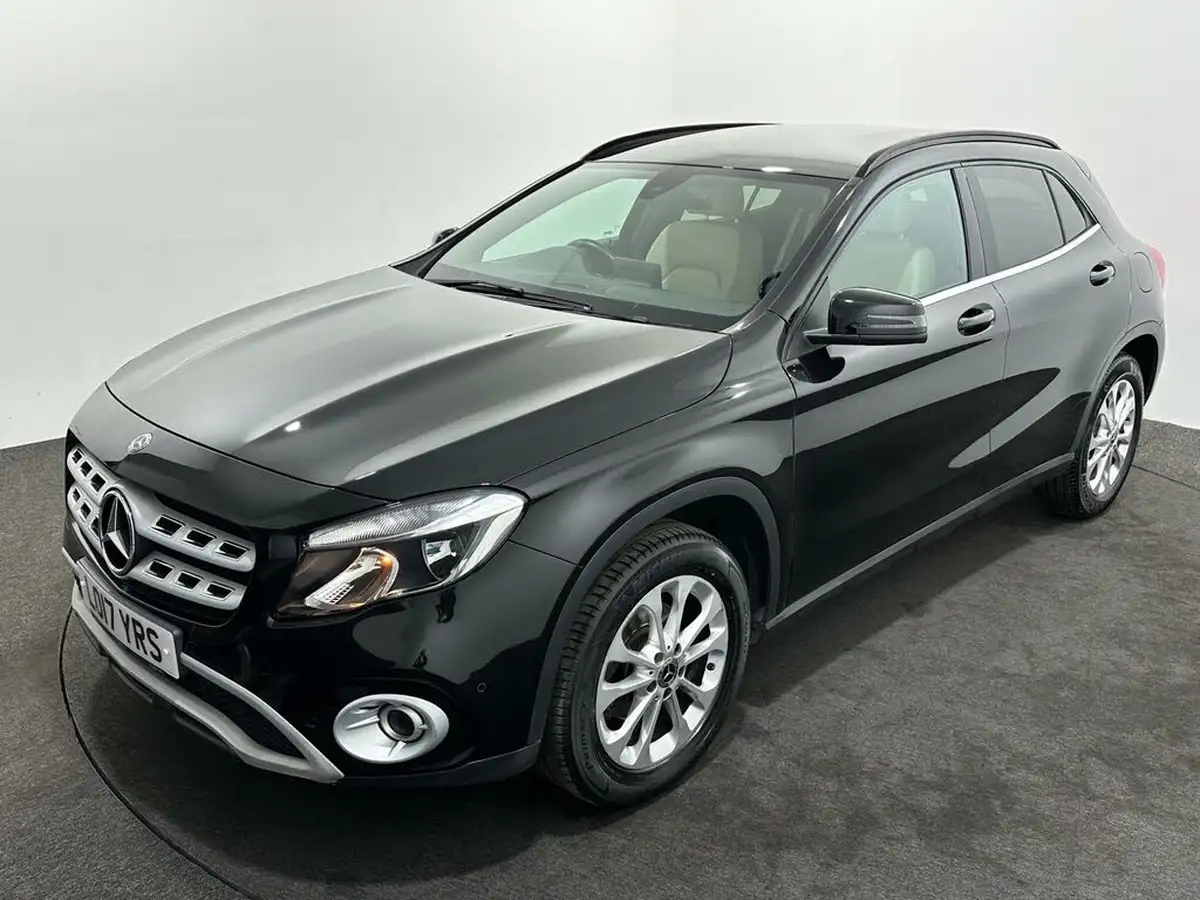 2017-mercedes-benz-gla-class-21d-gla-200d-se-executivess-7g-dct-big-51