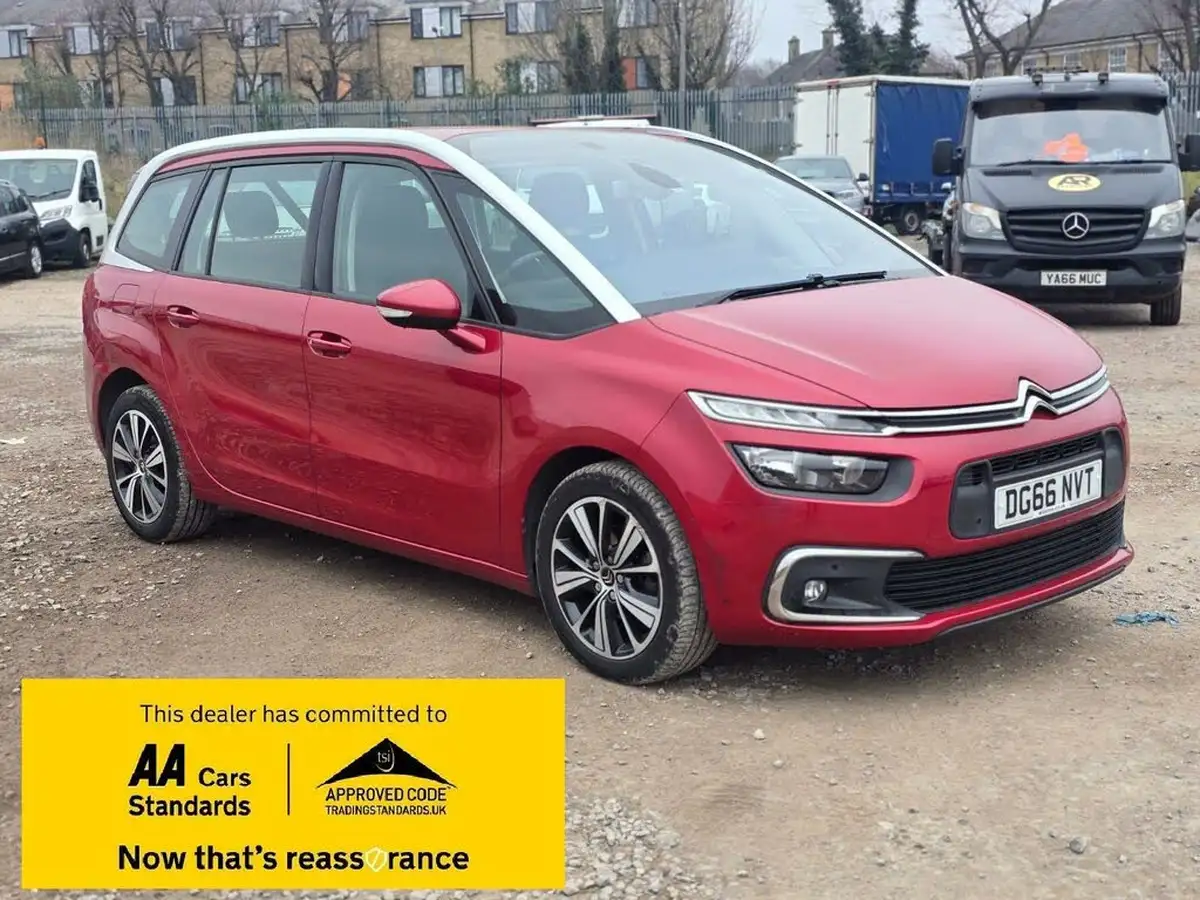 2016-citroen-grand-c4-picasso-16bluehdi-feel-eat6-big-0