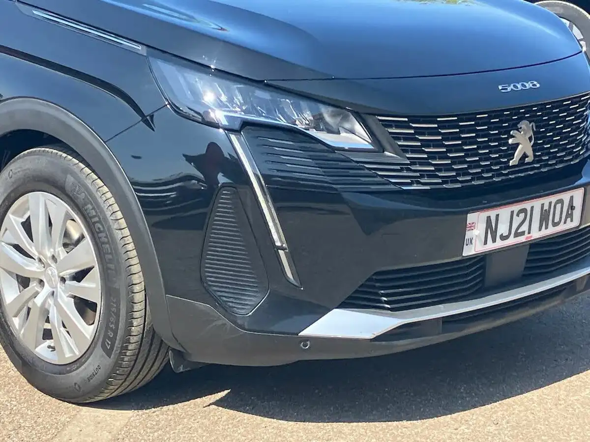 2021-peugeot-5008-suv-12-puretech-active-premium-big-30