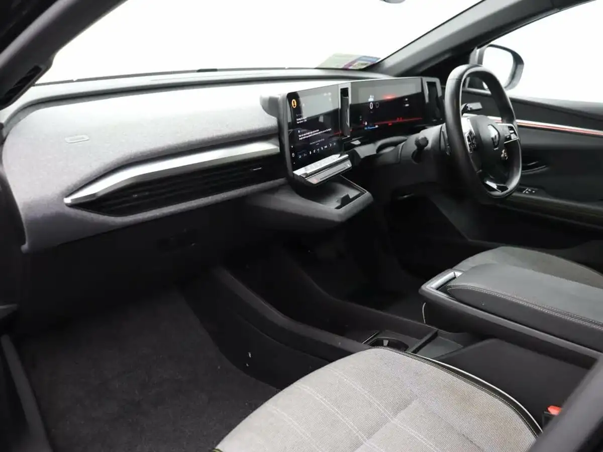 2023-renault-megane-e-tech-e-techno-big-7