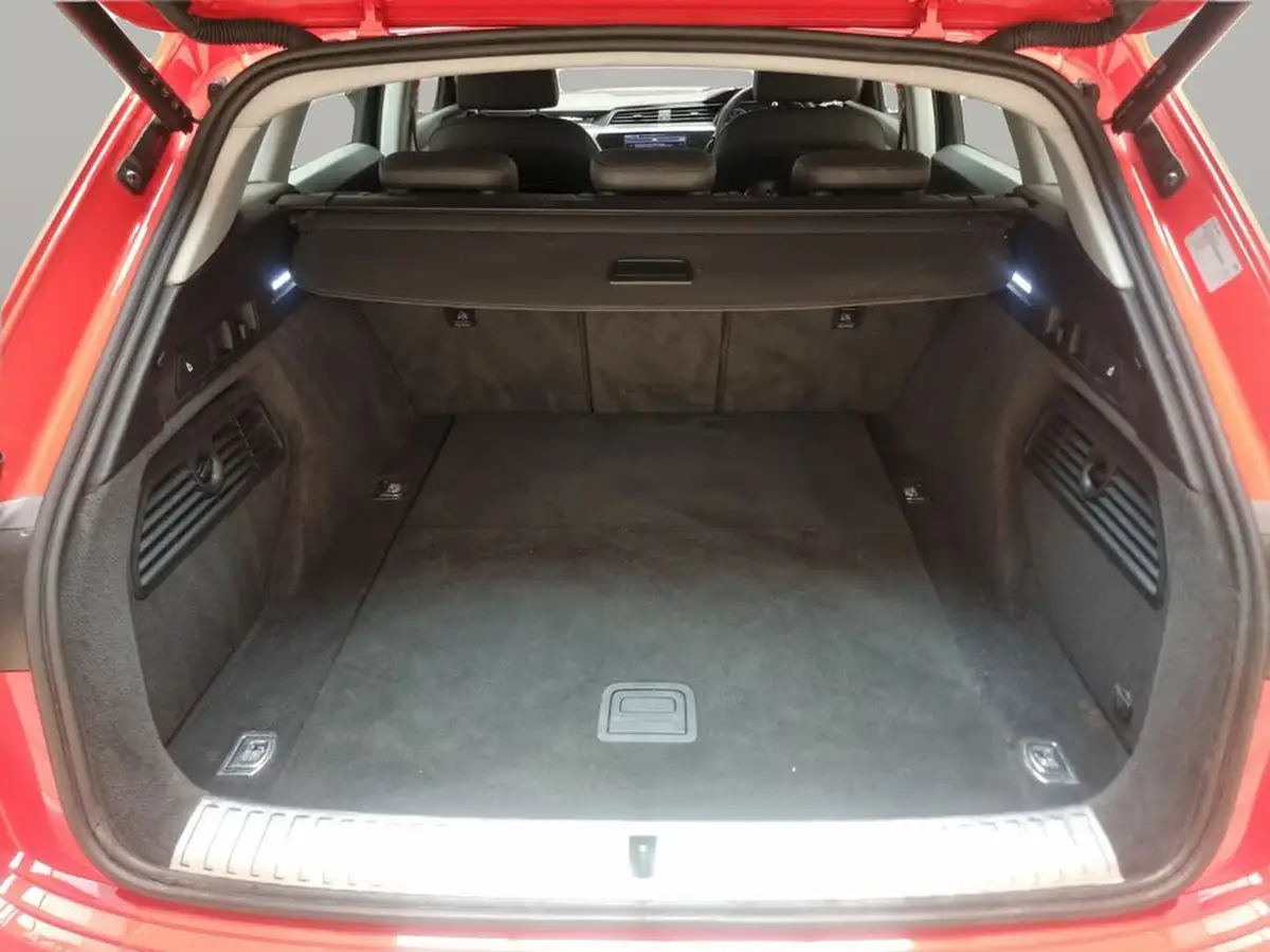 2021-audi-e-tron-50e-technik-station-wagon-big-37