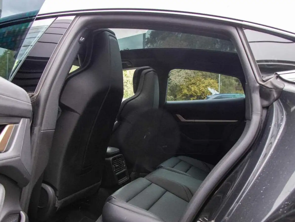 2021-porsche-taycan-e-4s-571ps-performance-battery-plus-big-29