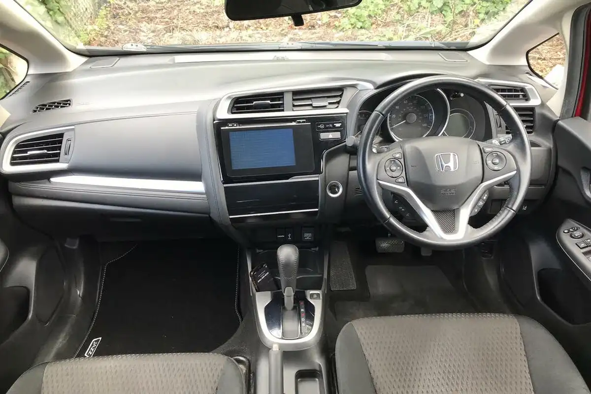 2019-honda-jazz-13-i-vtec-ex-navi-cvt-big-3