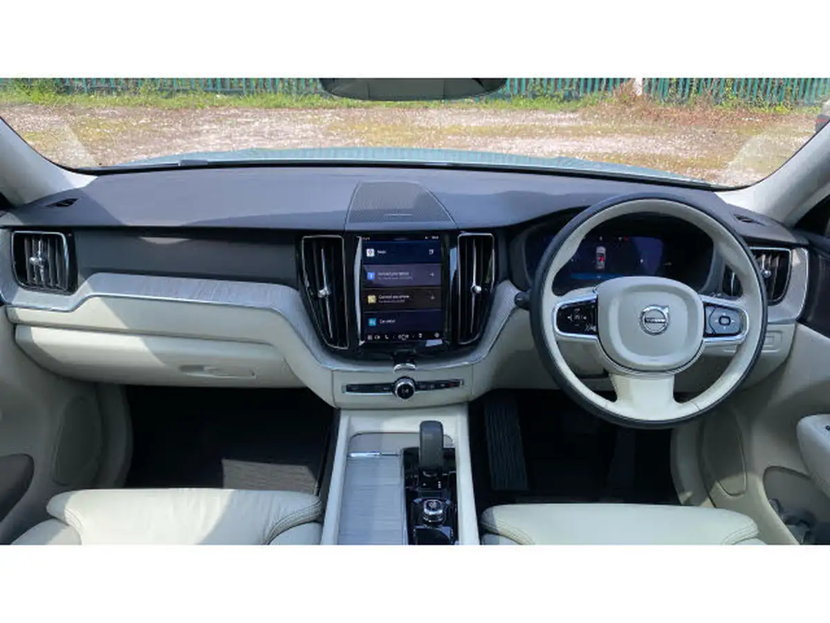 2024-volvo-xc60-20-b5-plus-big-19