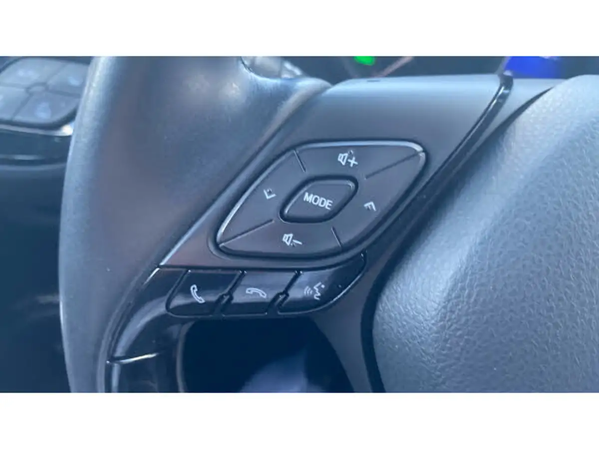 2017-toyota-c-hr-18-vvt-i-dynamic-big-25