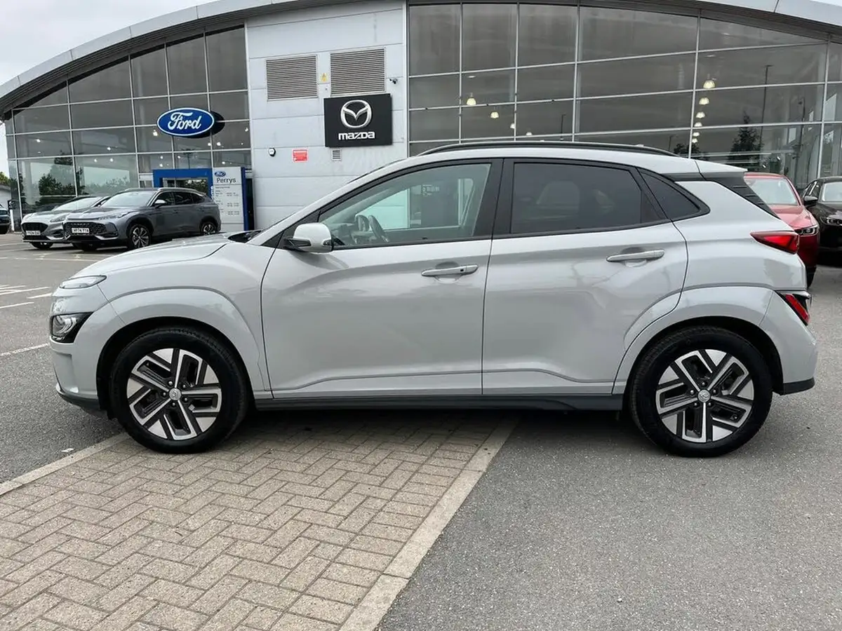 2022-hyundai-kona-e-premium-204ps-64kwh-7kw-obc-big-27