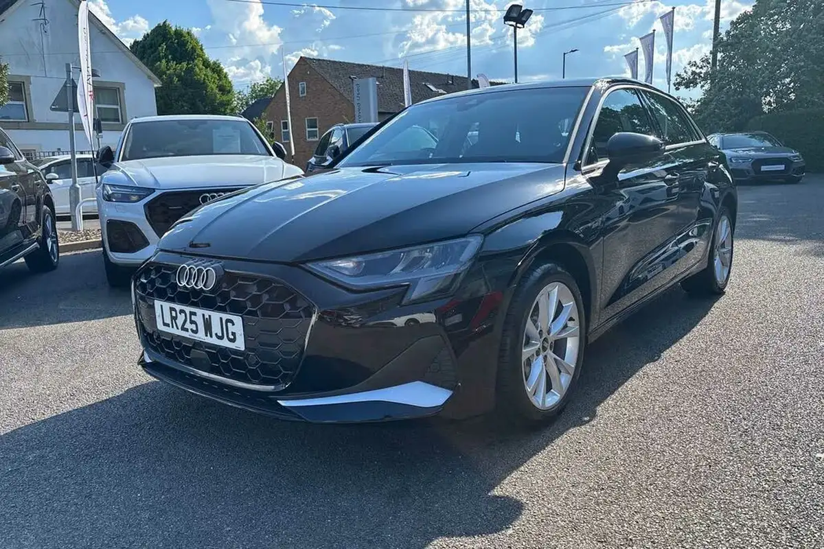 2025-audi-a3-15-40-tfsi-e-sport-big-28