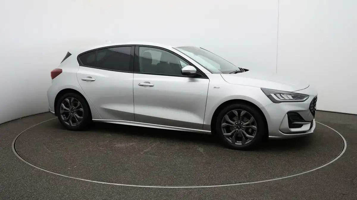 2022-ford-focus-10t-st-line-125ps-hatchback-big-44