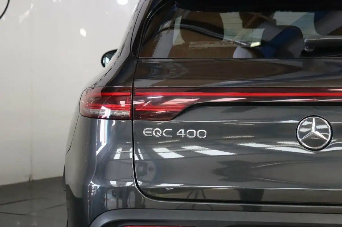 2020-mercedes-benz-eqc-e-eqc-400-amg-line-big-20