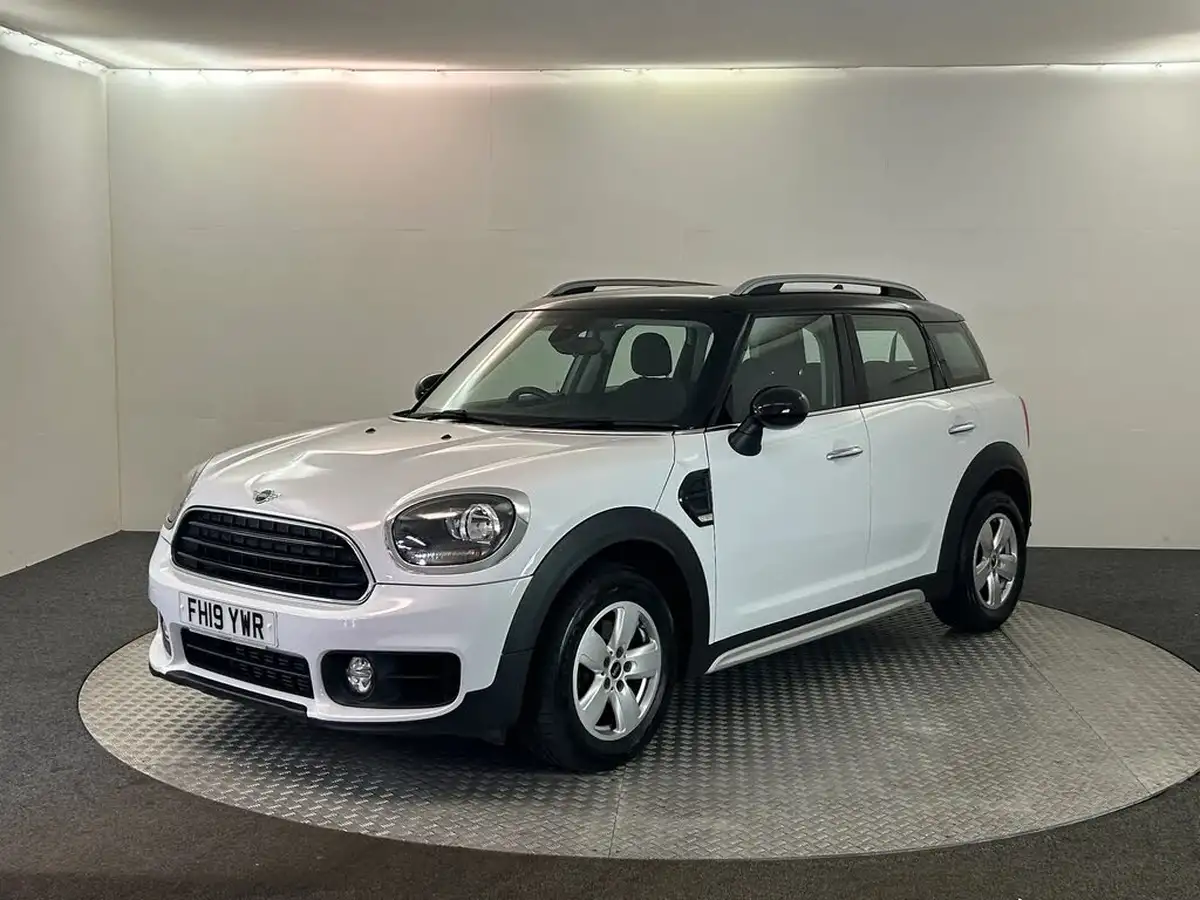 2019-mini-countryman-15-cooper-classic-big-11