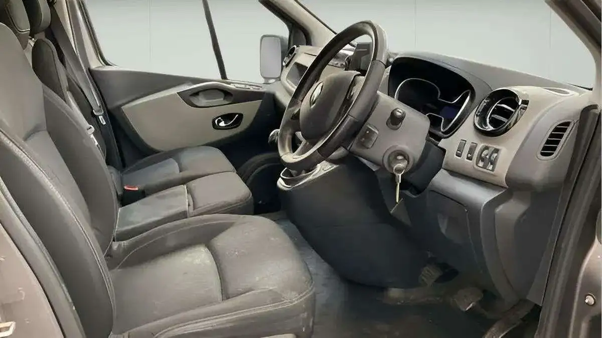 2019-renault-trafic-16dci-ll29-125-sport-nav-energy-125-e6-panel-van-big-3