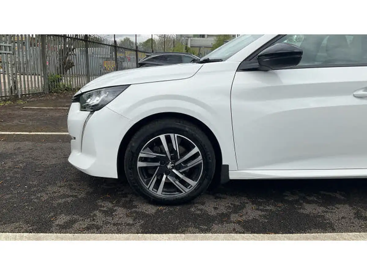2023-peugeot-208-12-puretech-allure-premium-100ps-big-25