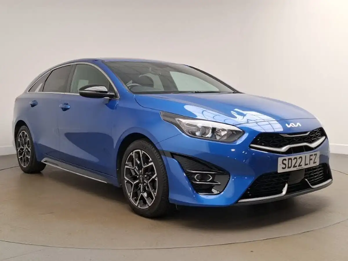 2022-kia-pro-ceed-15-t-gdi-gt-line-big-12