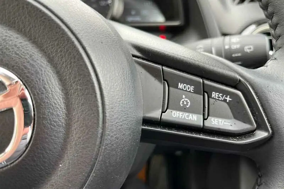 2023-mazda-mazda2-15-e-skyactiv-g-centre-line-big-21